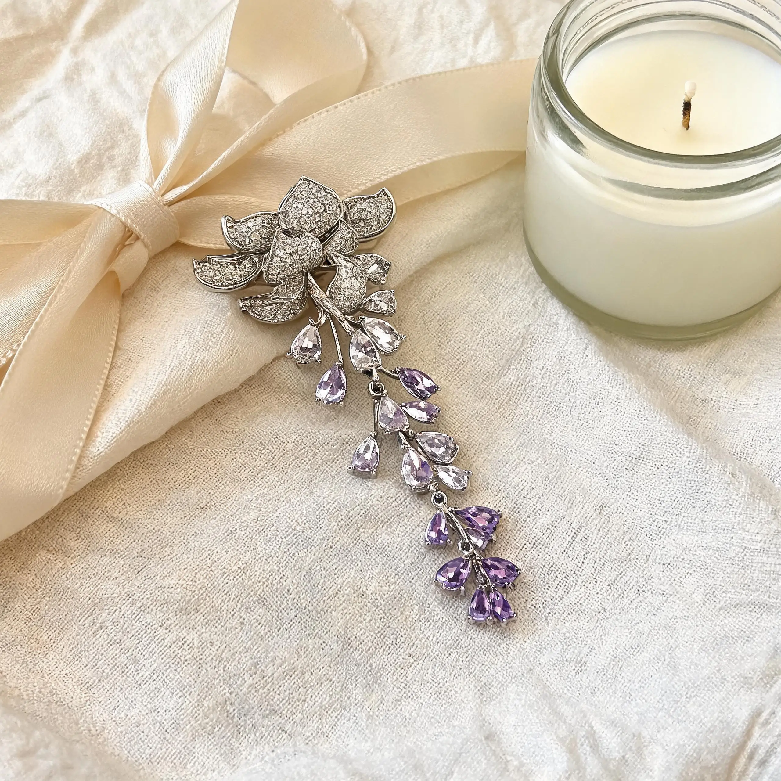 Clothing Accessories Brooch Solid Wisteria Flower Tassel Brooch Purple Gradient Brooch Unisex For Gift Blazers Gatherings