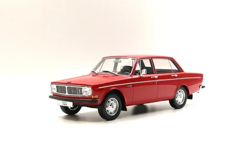 

BOS 1:18 144 Red Vintage Car Simulation Limited Edition Resin Metal Static Car Model Gift