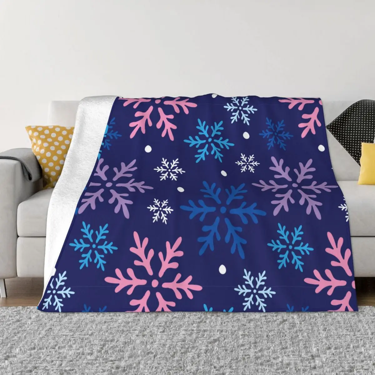 

Snowflake Christmas Holiday Blanket Coral Fleece Plush Spring/Autumn Cartoon Throw Blanket for Sofa Office Plush Thin Quilt