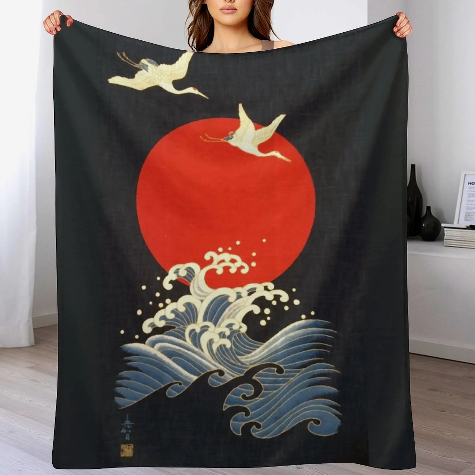 RED SUN ,FLYING CRANES AND SEA WAVES IN BLACK Throw Blanket bed plaid Furry Blankets