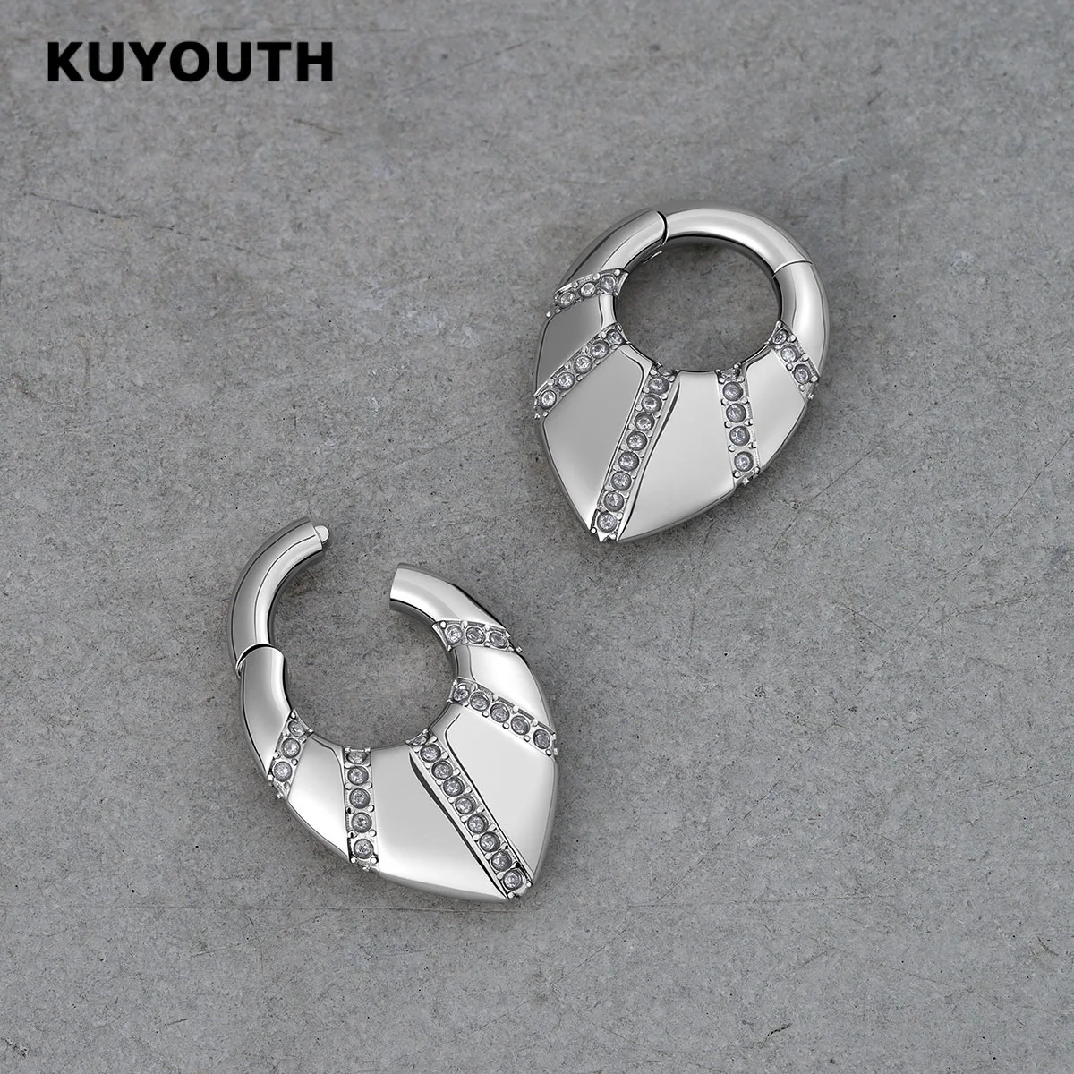 KUYOUTH 2PCS Dangle Ear Weight Stretcher Gauges Teardrop Inlaid Rhinestone Ear Tunnels Plugs Unisex Body Piercing Jewelry
