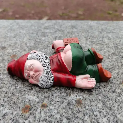 Estatuas de resina borrachas de gnomos para jardín al aire libre, adornos ecológicos enanos, decoración de escritorio de resina pintada a mano, regalo artesanal, 24cm