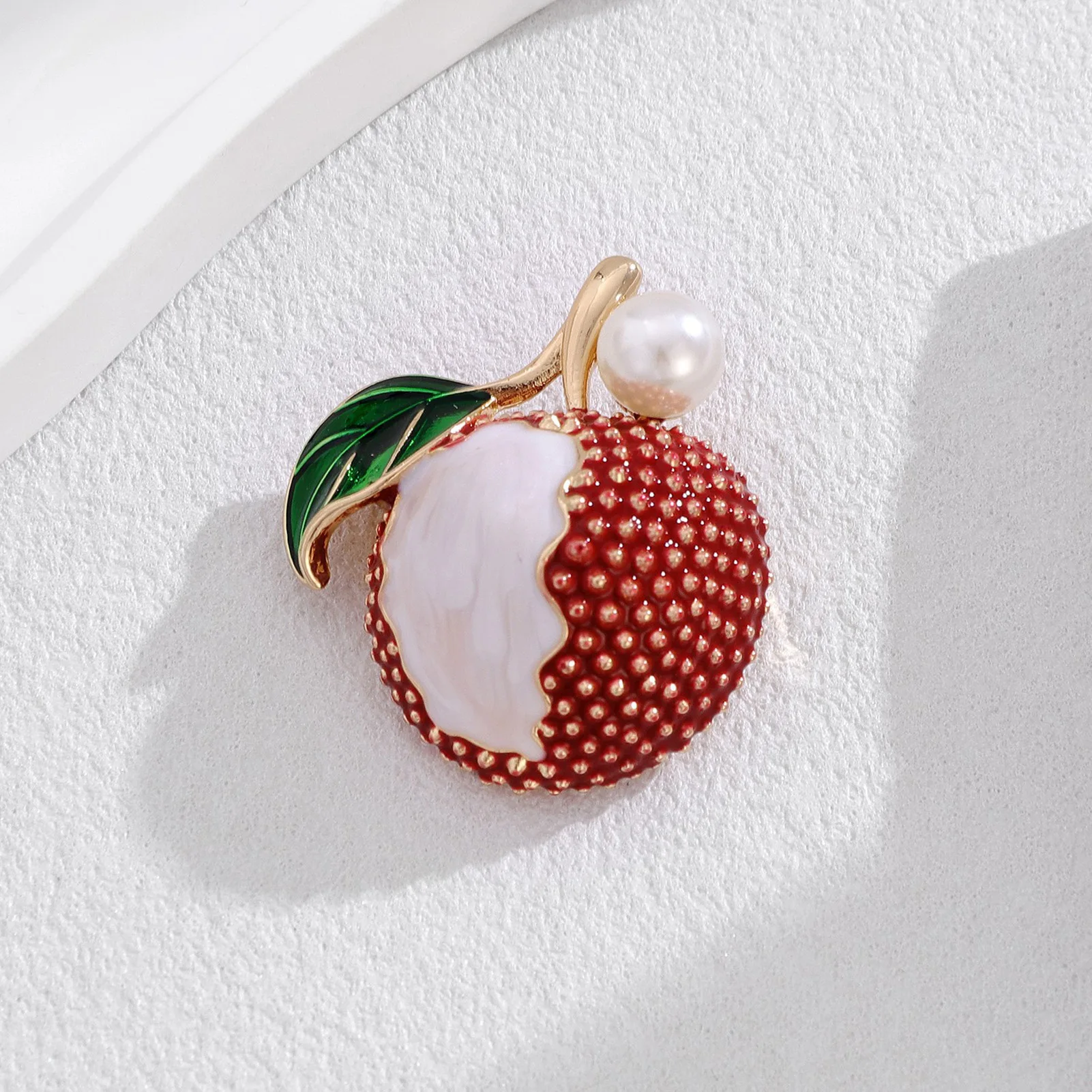 Alloy Lychee Brooch with Realistic Texture and Elegant Gold Plating for Versatile Styling