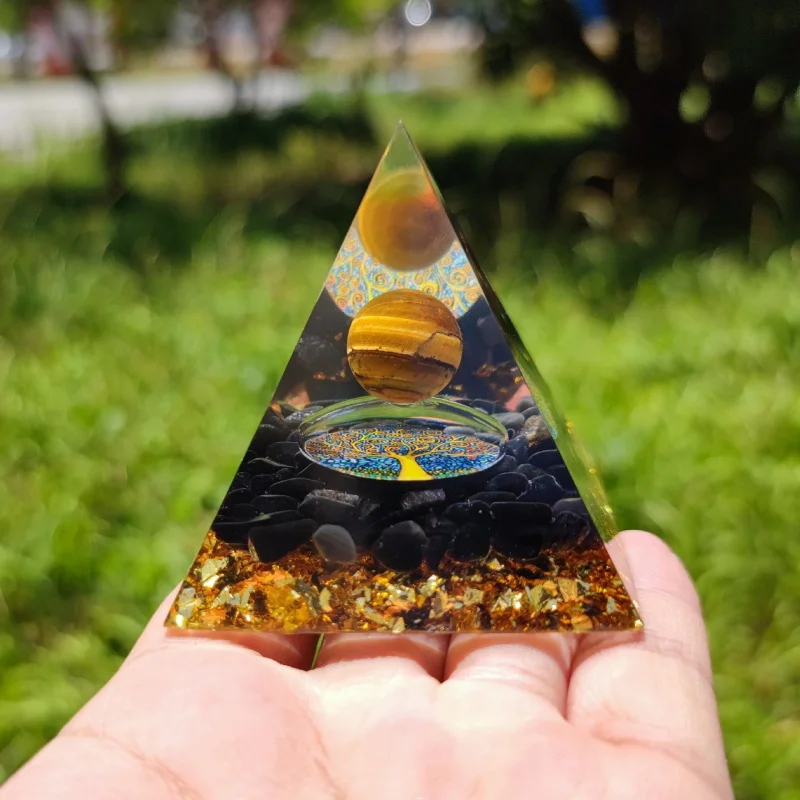 Ogen Energy Crystal Ball Gravel Pyramid Home Crafts Resin Decorations Desktop Decoration Dream Come True