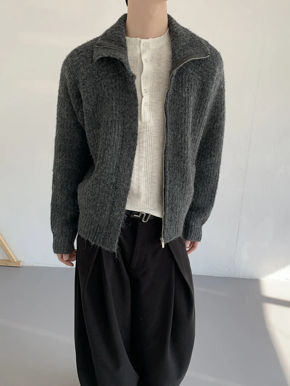 Men's 2025 Winter New Thickened Stand Collar Zipper Cardigan Sweaters Men's High-end Knitted Sweater Fashion Solid Color Jackets