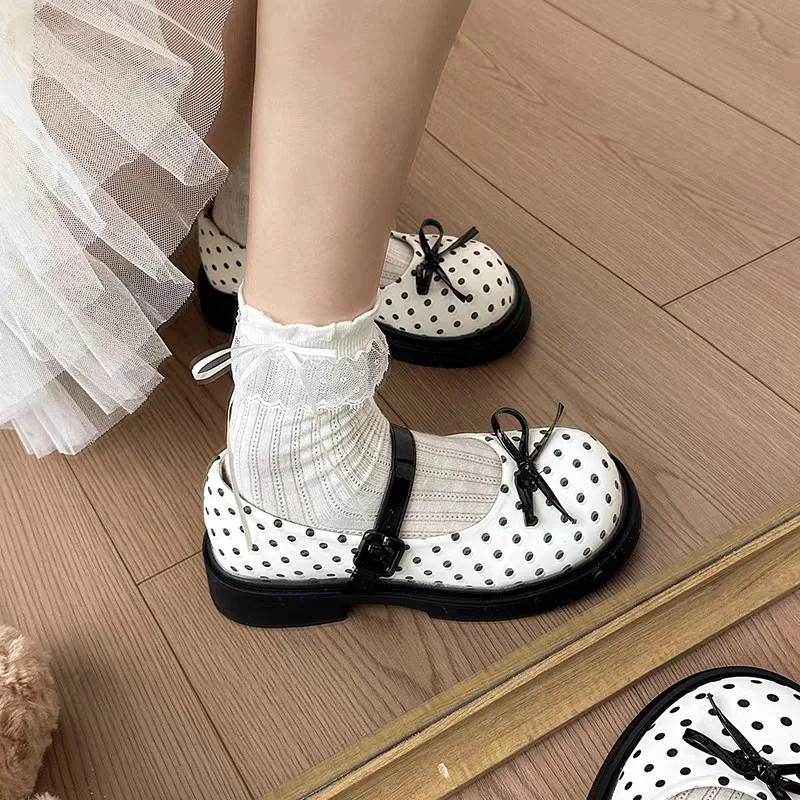 2026 春夏甘い水玉模様のバタフライノットメリージェーン女性の厚底 JK シングルシューズマッチスカートファッショナブルなフラットシューズ 1