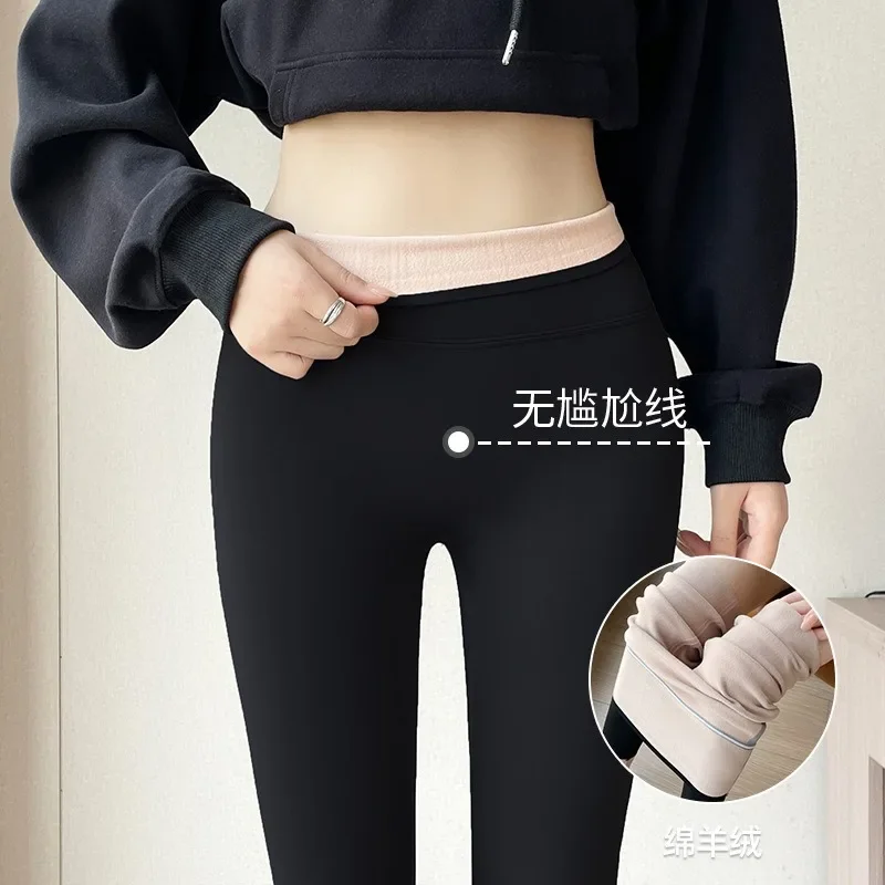 2025 nuevos pantalones casuales de tiburón para mujer Otoño Invierno cintura alta levantamiento de cadera ajustado Yoga usando mallas de terciopelo exterior