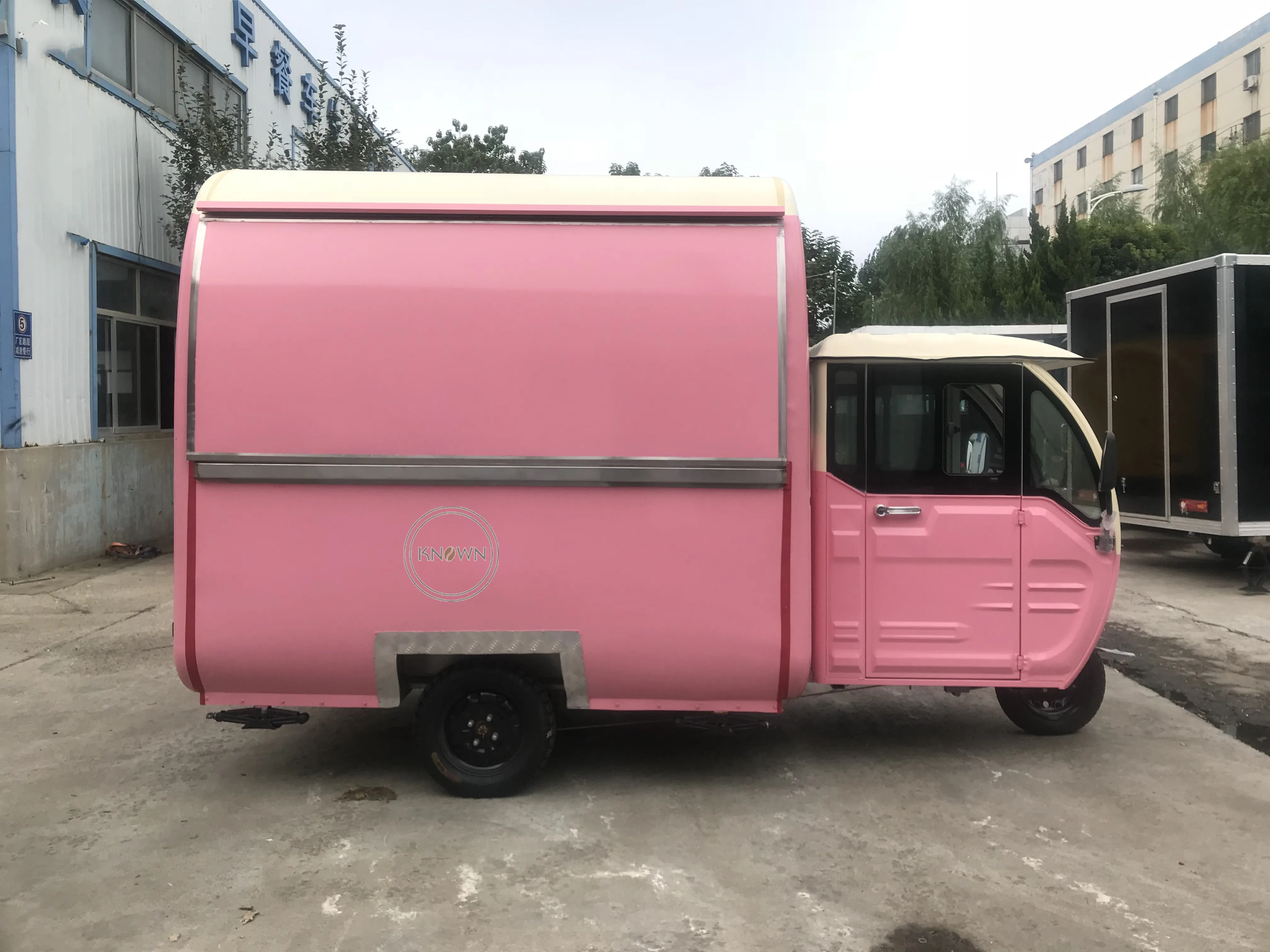 Electric Food Truck with Full Kitchen Ice Cream Waffle Coffee Trailer Kiosk for Sale Street Hotdog Fast Food Cart Tricycle