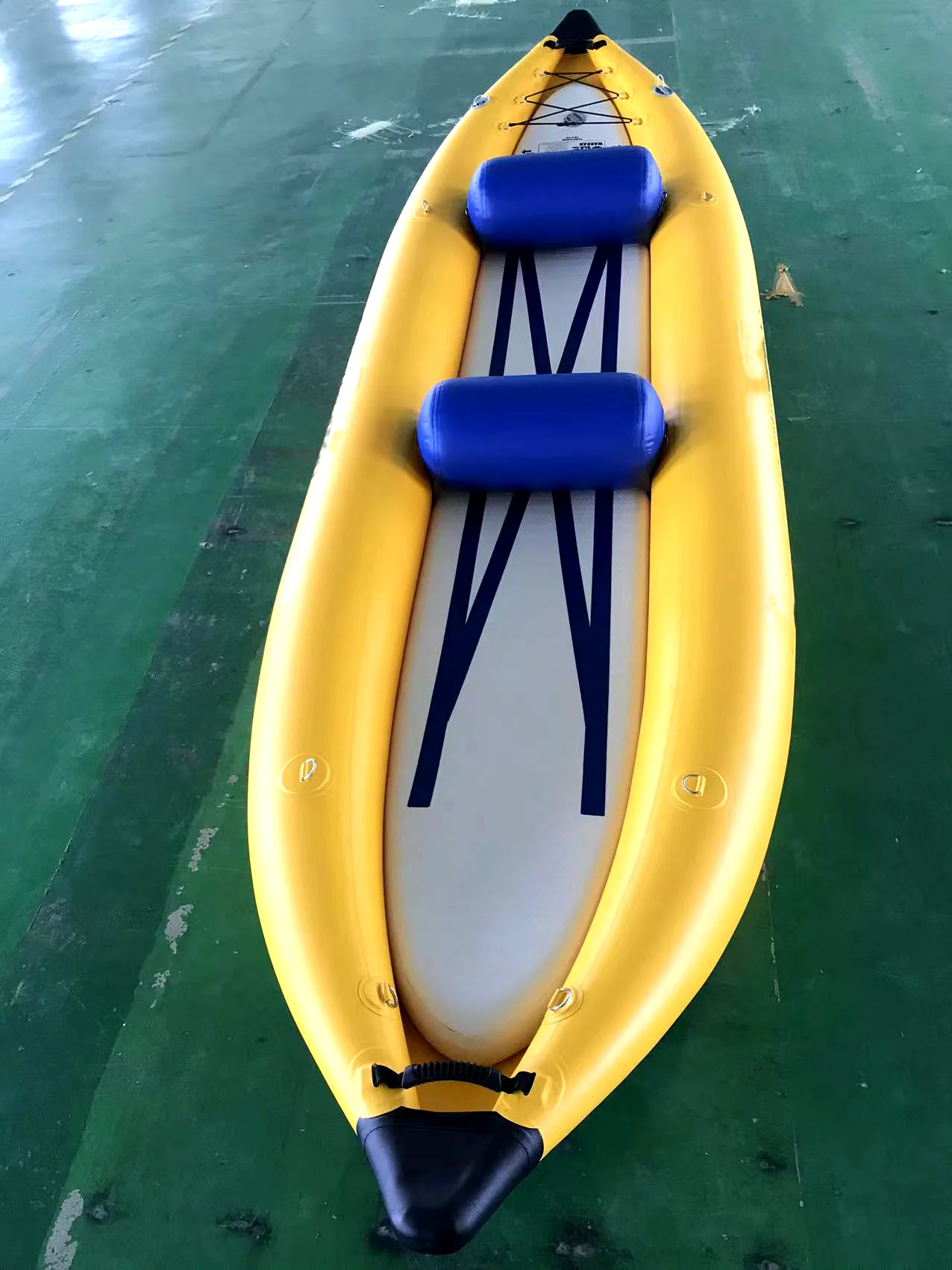 Rifornimento diretto della fabbrica PVC 2 persone Kayak da pesca Kayak gonfiabile PVC doppio strato punto goccia Kayak