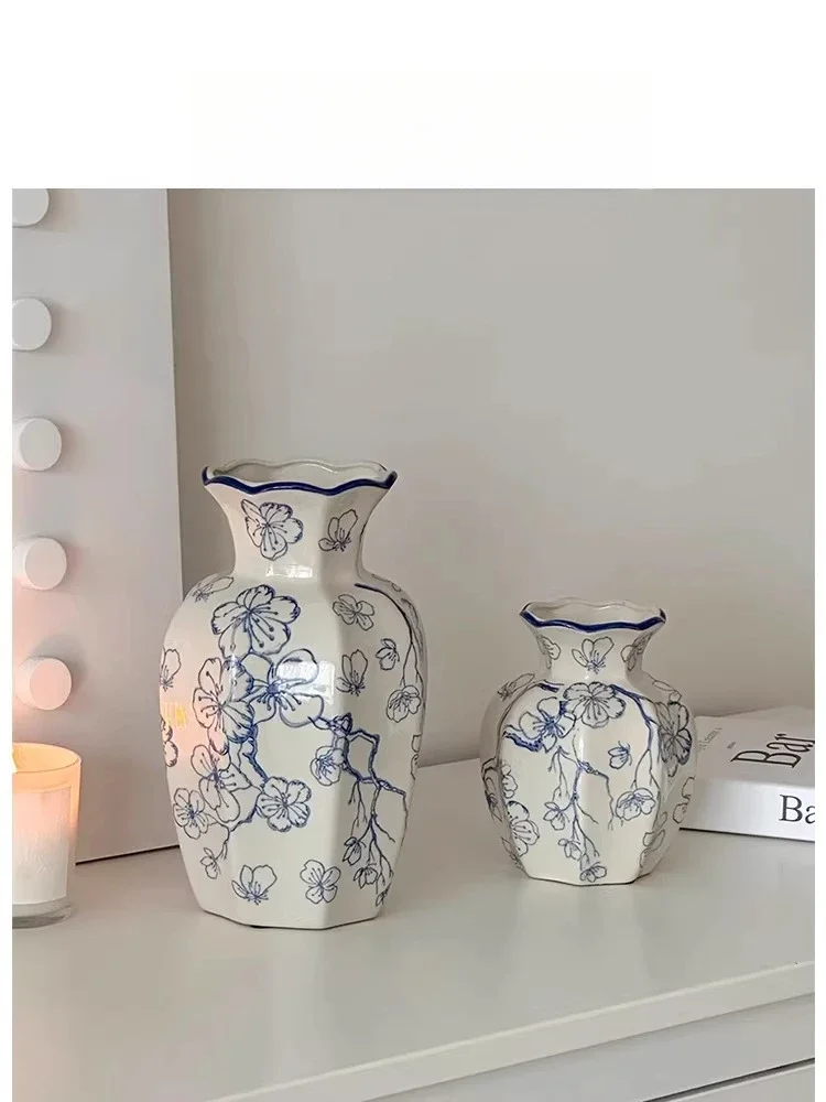 Vase new Chinese medieval blue and white porcelain retro ceramic flower arrangement living room