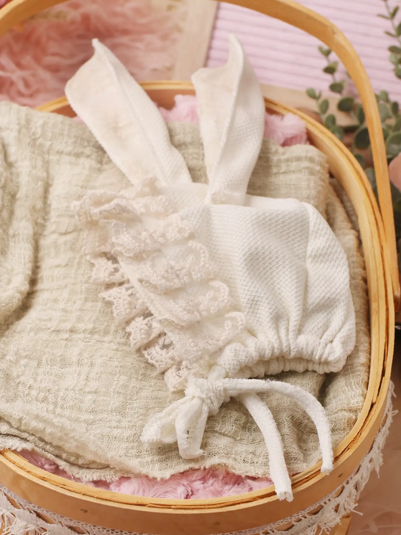 Ylsteed Newborn Easter Photography Outfits Lace Trim Rabbit Ears Hat Baby Boy Girl Photo Shooting  Jumpsuit Short Sleeve Romper