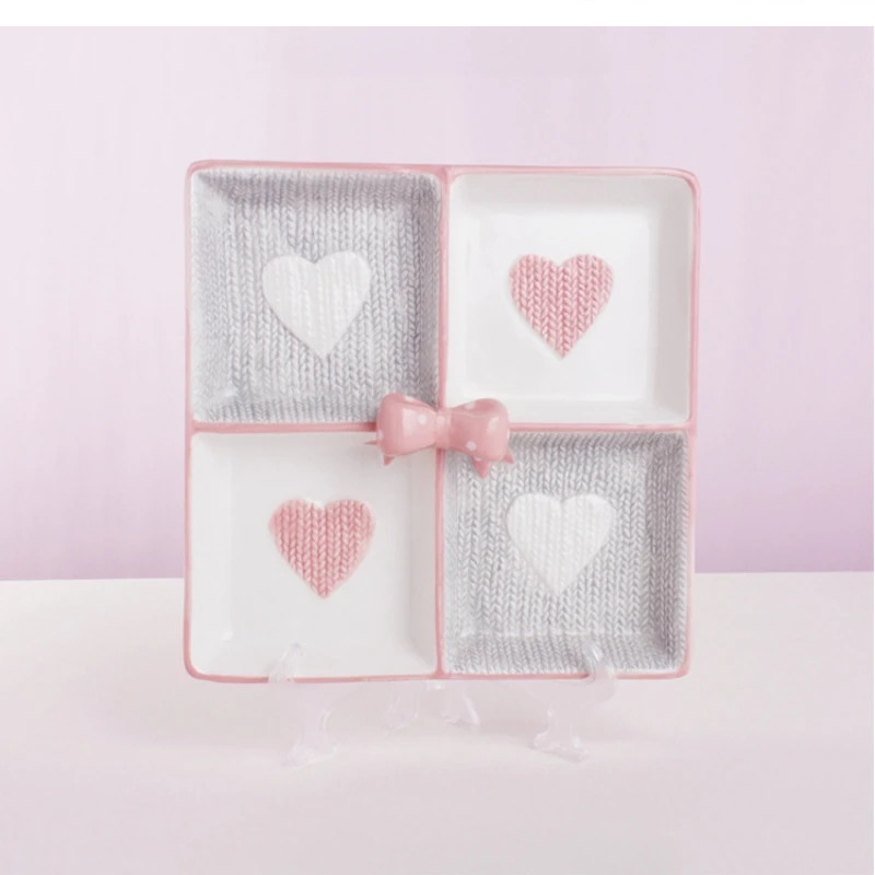 

Керамическая 4-х отделенийная посуда, украшение стола