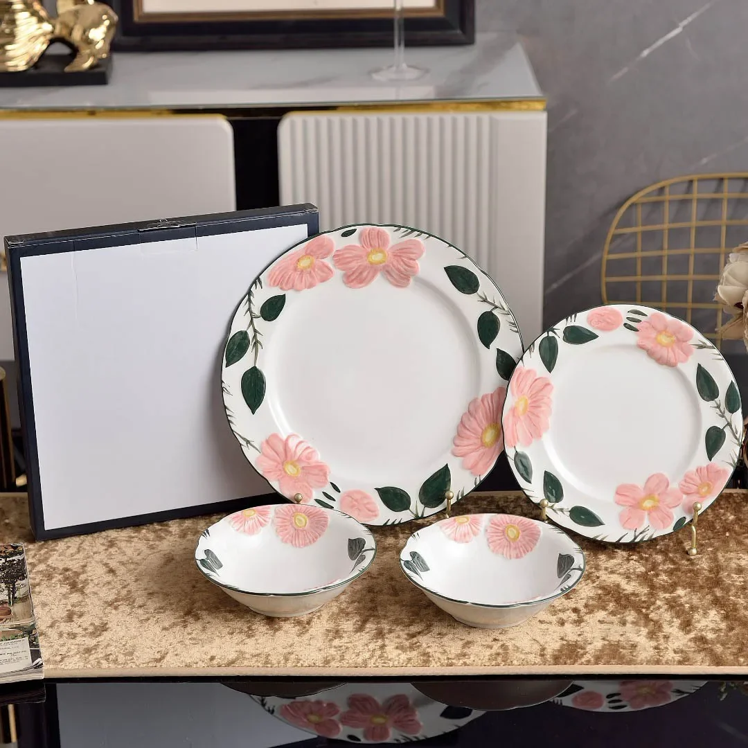 European Medieval Vintage Bone china Plate Home High-End Exquisite Ceramic Tableware with Beautiful Floral and Leaf Patterns