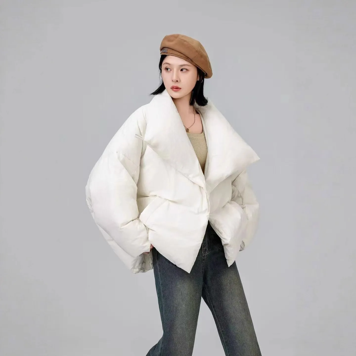 Piumino retrò taglie forti Piumino corto invernale Nuovo piumino d'anatra bianco 90 Giacca trapuntata calda allentata per donna