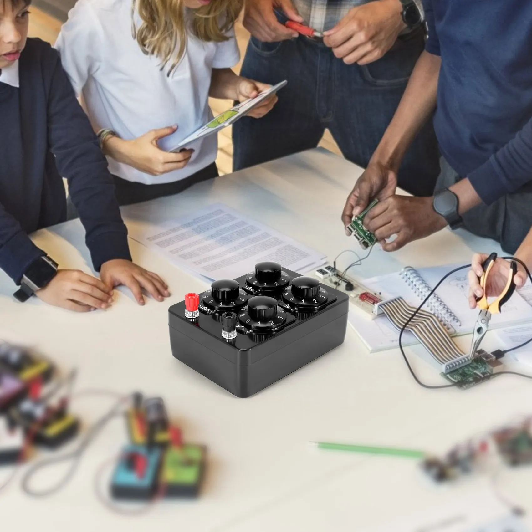 Instrumento de ensino de resistor de década variável de precisão de caixa de resistência simples de 0-9999 Ohm