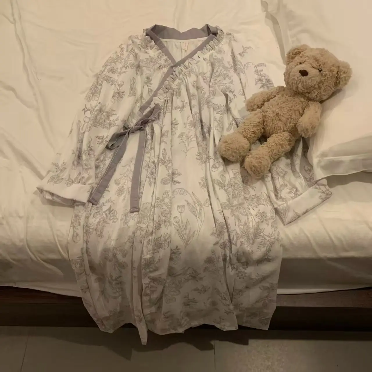 New Women Spring Autumn Loungewear Long Nightgown Girl Ladies V-Neck Pajamas Bathrobe Soft Home Wear Woman Loose Casual Set Teen