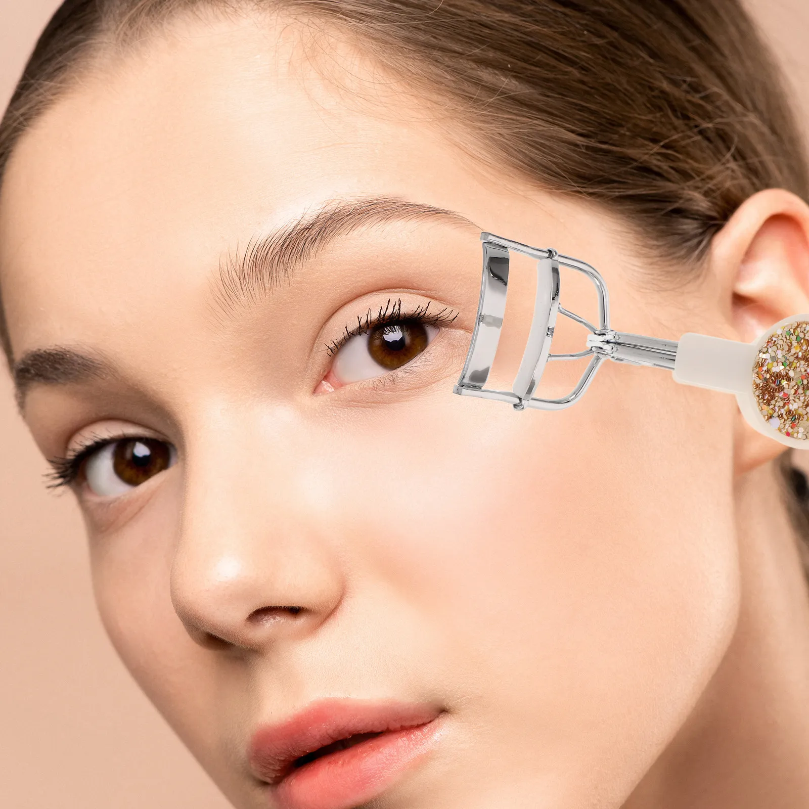 Bling Rhinestone Eyelash Curler Gold Wide Mouth Design Long-Lasting Curl Suitable Hooded Eyes Travel Lash Curler Mini Portable