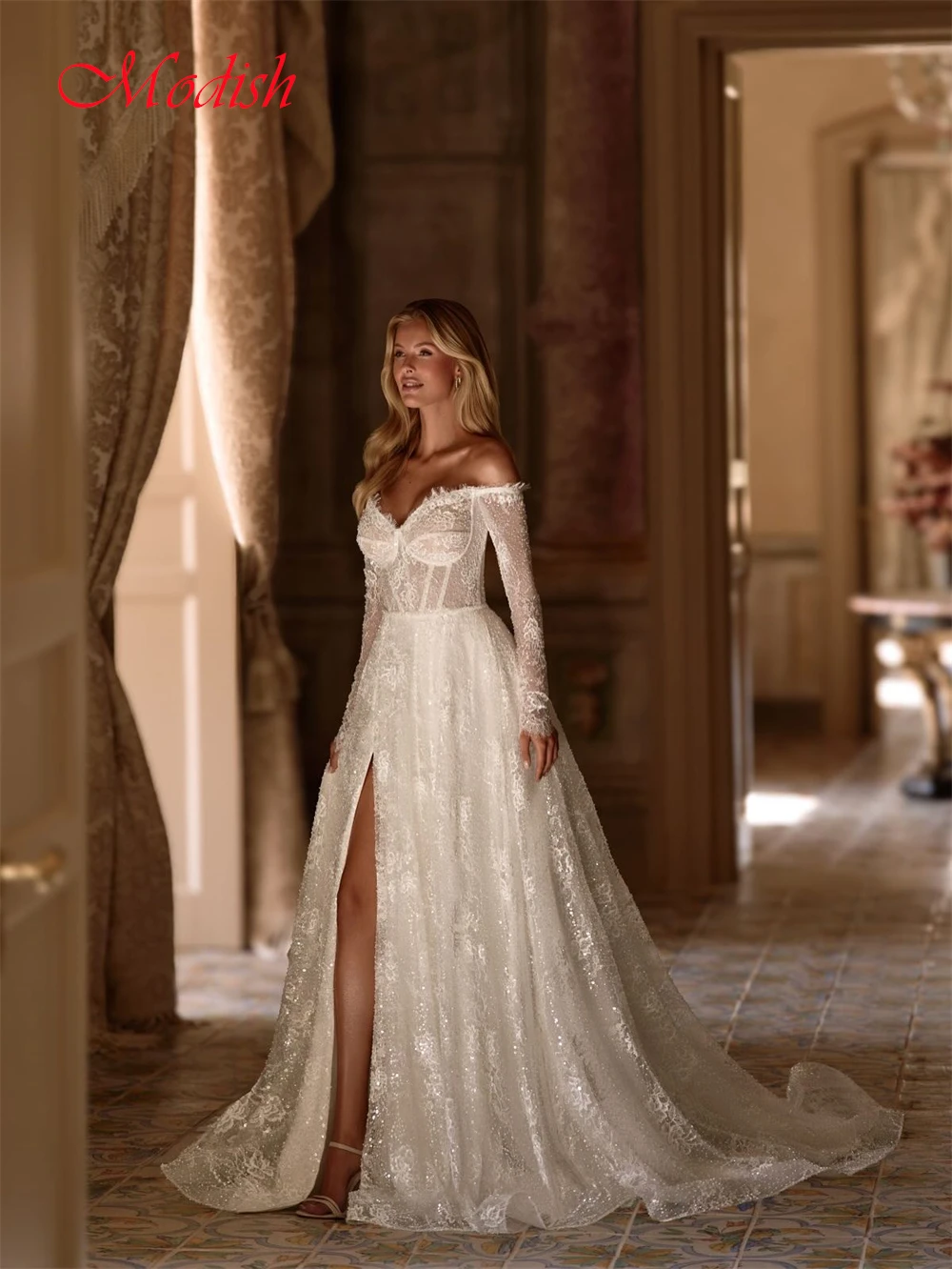 فستان زفاف أورجانزا أبيض ناعم مخصص مثير على شكل قلب وأكمام طويلة زي العرائس بوهو على شكل حرف a ذيل محكمة فيستدو دي نوفيا