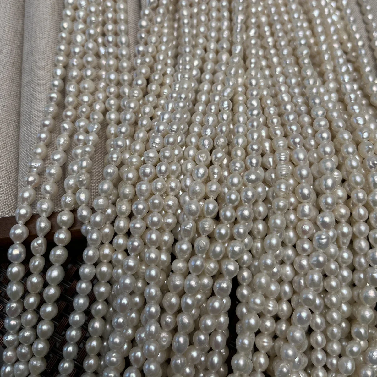 

5-6mm AA Natural Freshwater White Fat Rice Punch Pearl Bead Jewelry Make Gift DIY Necklace Bracelet Accessories Wedding Women