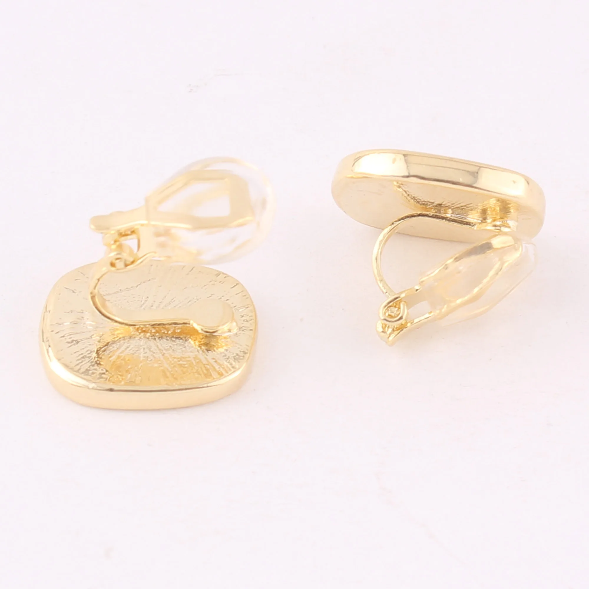 GRACE JUN Top Quality Copper Shell Geometric Clip on Earrings Without Pierced Ear Clip Fashion Classic Cuff Earrings Accessory image 2