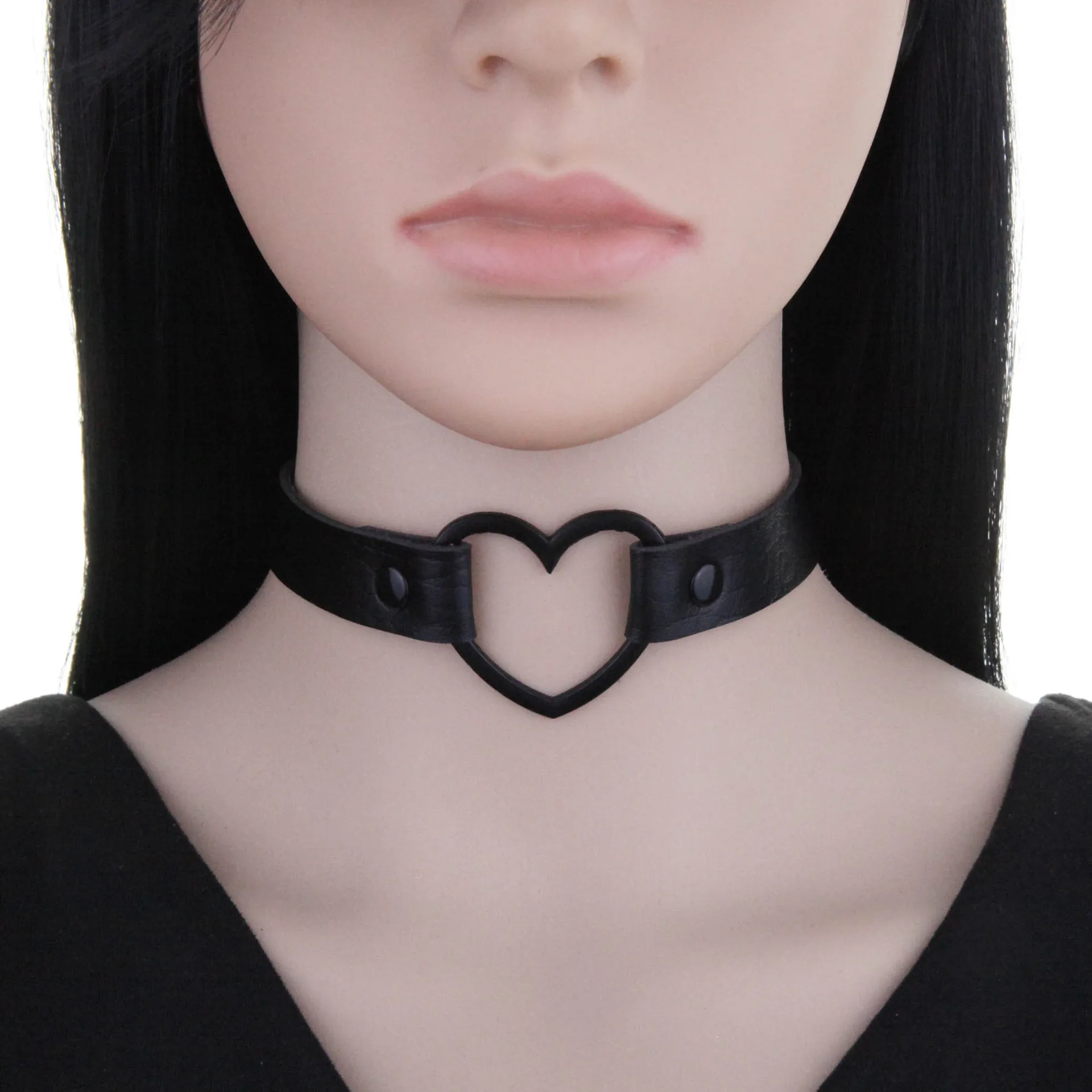 KMVEXO Woman Black Heart Choker Collar Necklace Pu Leather Goth Rivets Necklace Pendientes Party Club Gothic Femme Jewelry