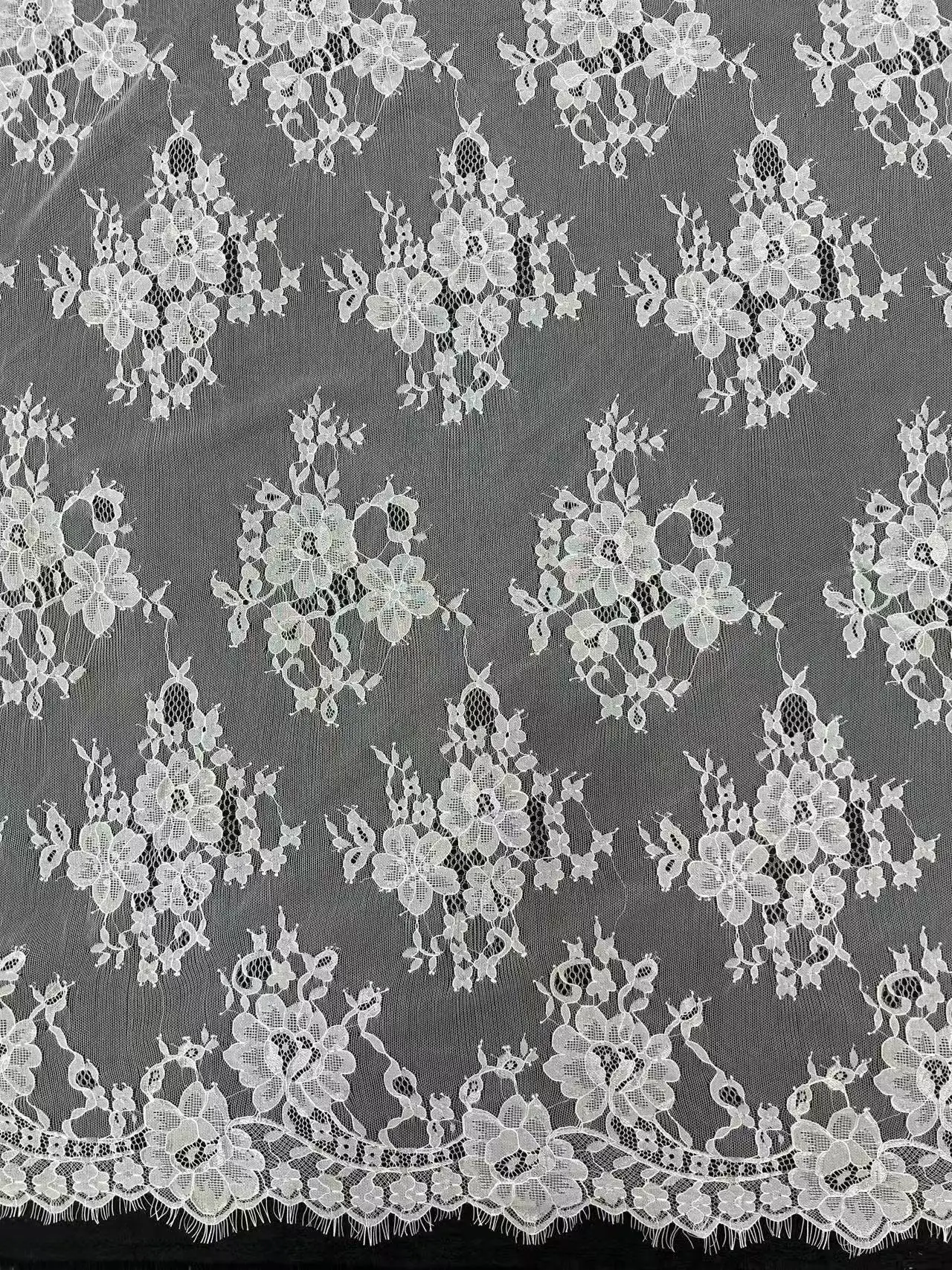 

Free shipping High Quality Chantilly lace bride lace fabrics for DIY fashion clothes, wedding dresses