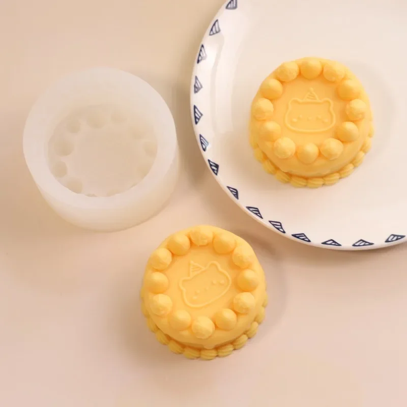 Bear Cake Silicone Mold DIY Handmade Scented Candle Plaster Moulds Handmade Soap Cake Baking Decoration Mold