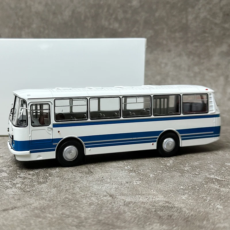 DEMPRICE  Buses in Russia Classic Bus 1:43 695 bus Passenger car alloy model Send to a friend Holiday gift Bus model