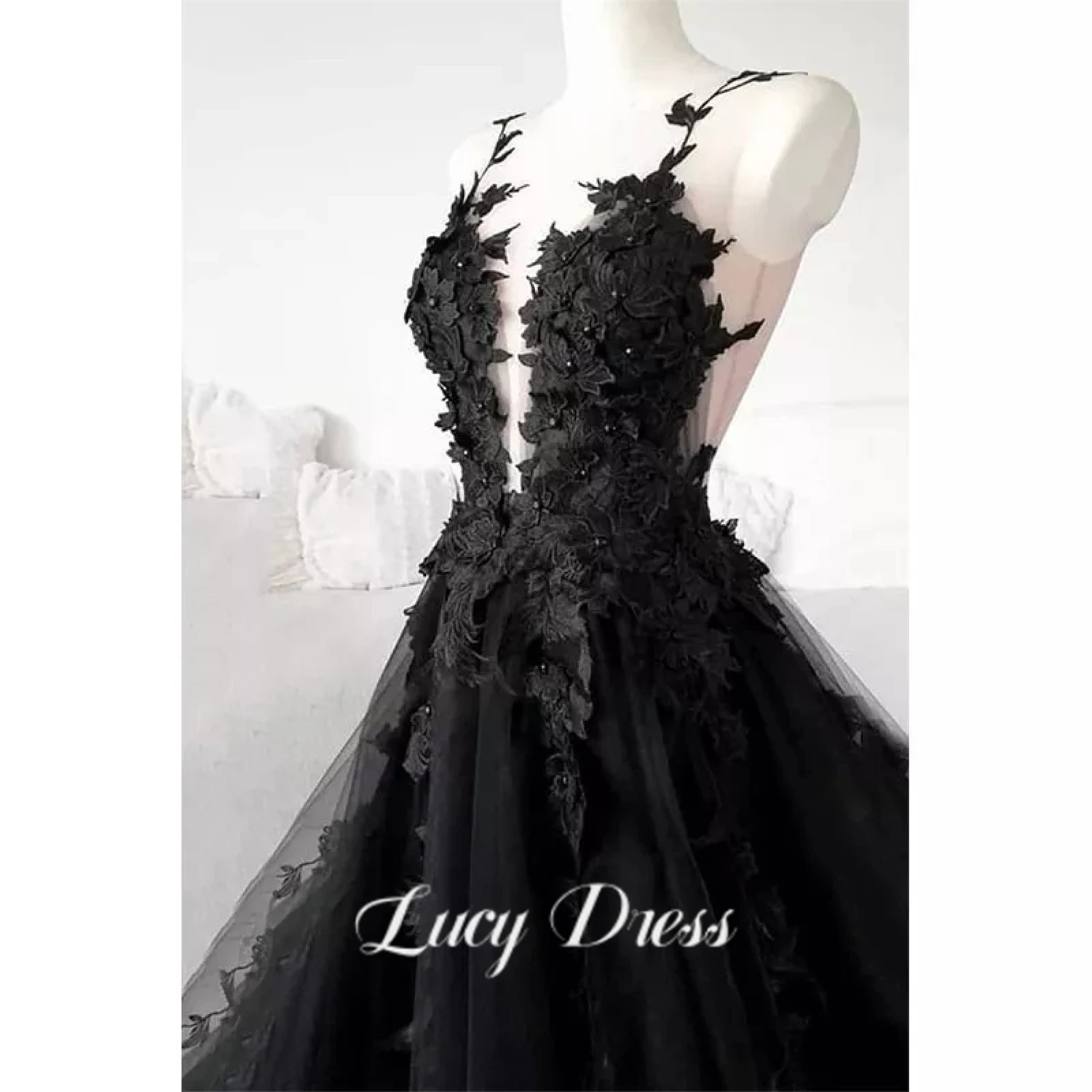 

Lucy Black Applique Line A Mesh Gothic Wedding Dress Luxurious Women's Evening Dresses Woman Elegant Sharon Said Ball Gowns Long