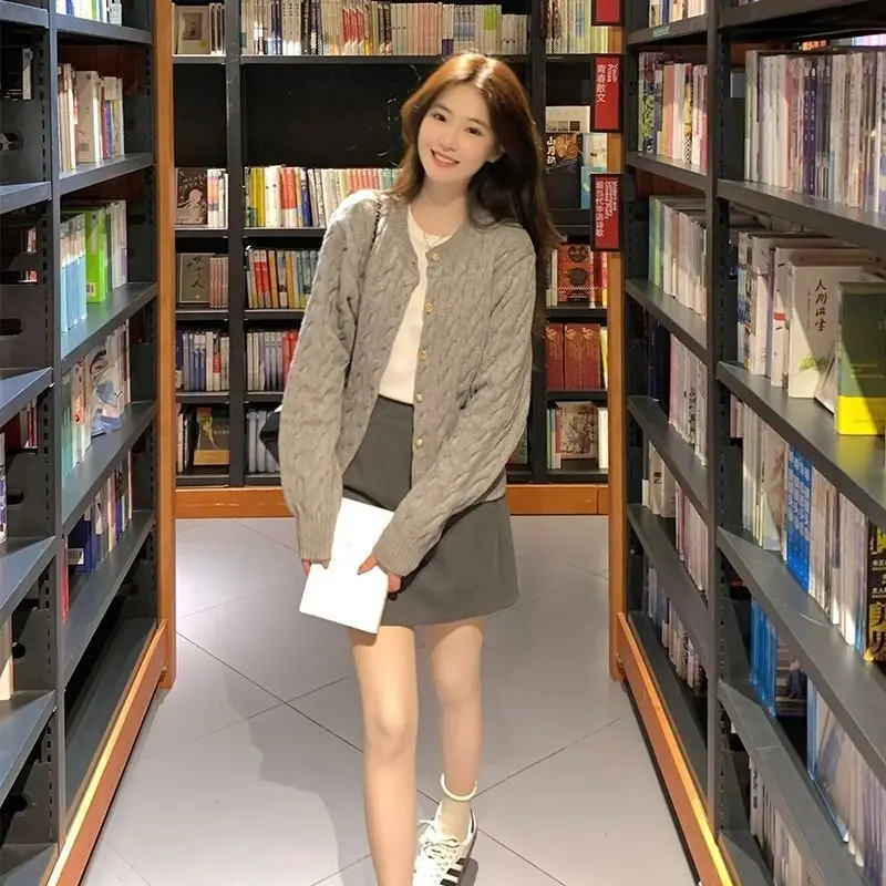 

Spring New Cable Knit Sweater for Women with Buttons, Short Classic Versatile Gray Knitted Cardigan Coat