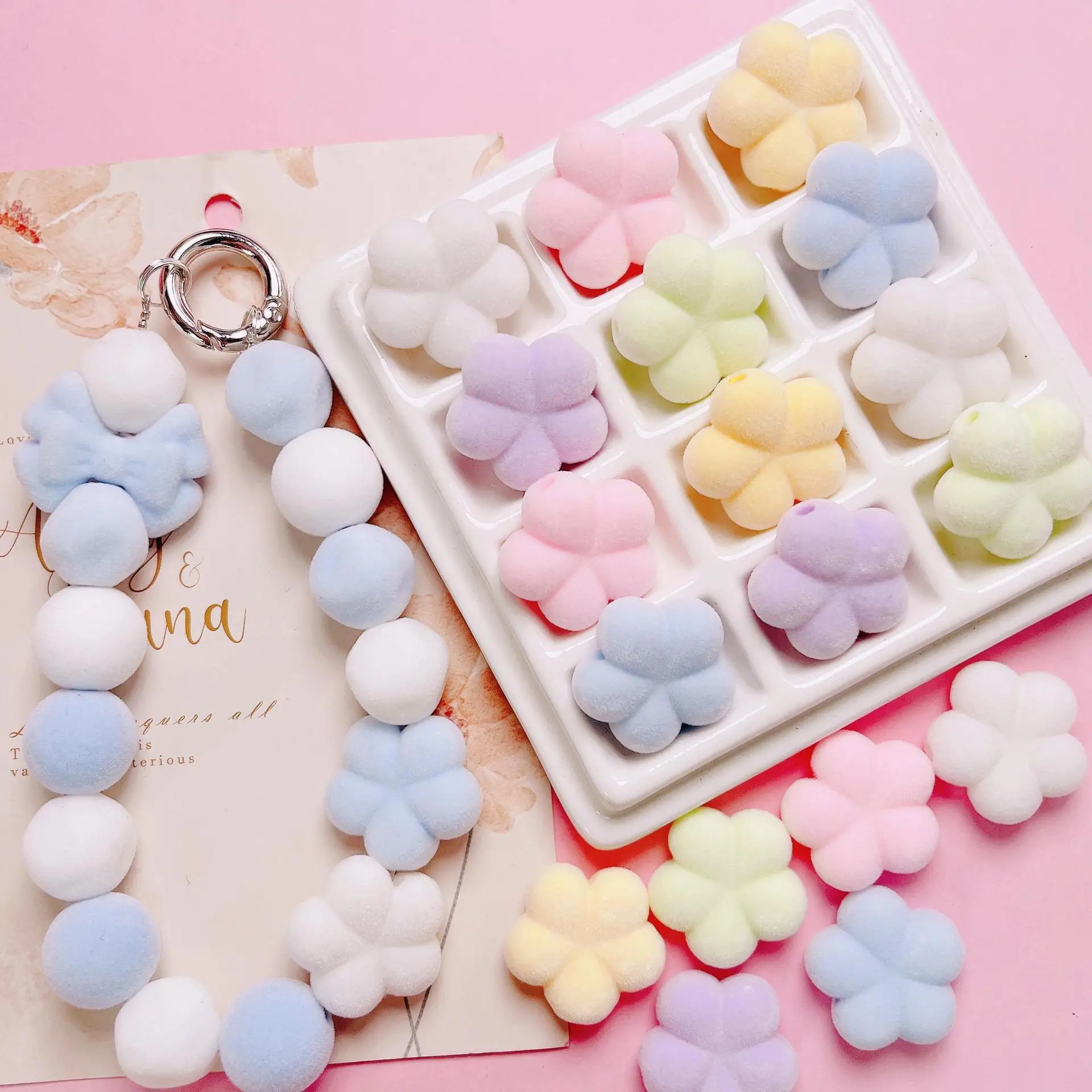 10pcs/lot Cute Flower Shape Pastel Colors Wool Velvet Felt Jewelry Acrylic Chunky Beads For Bracelet Necklace Earring DIY