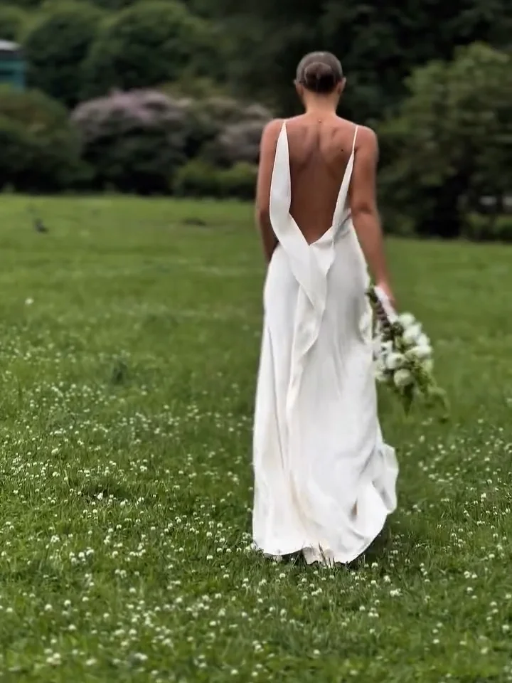 Women Spaghetti Dress Strap Deep V Back Maxi Dresses Open Back Side Slit Flowy Wedding Evening Gown Party Wear Woman Clothes