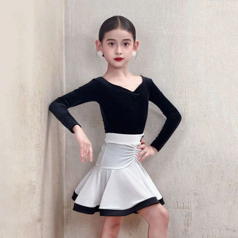 The new girls Latin dance practice and training dress isa professional dance costume for children suitable for stage Latin dance