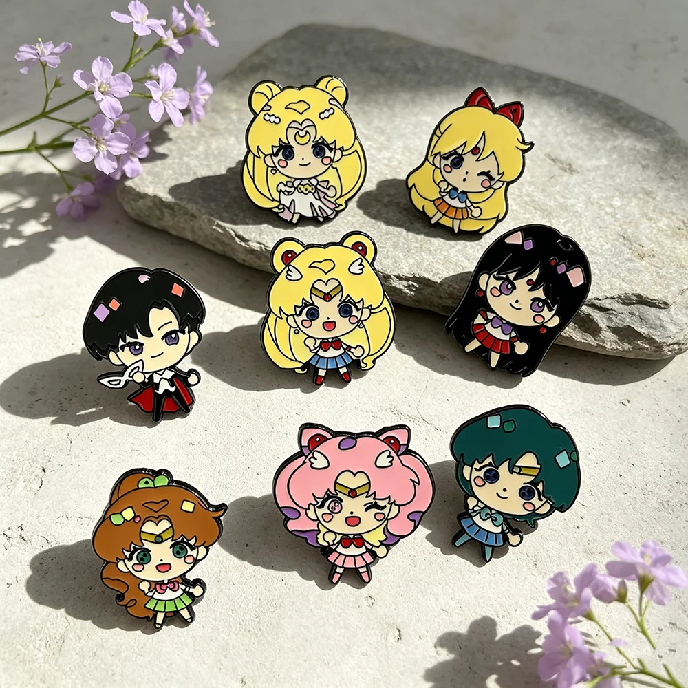 Juego de 8 Broches de Esmalte de Sailor Moon, Personaje de Dibujos Animados Tsukino Usagi, Insignias Metálicas de Moda para Mochilas y Ropa