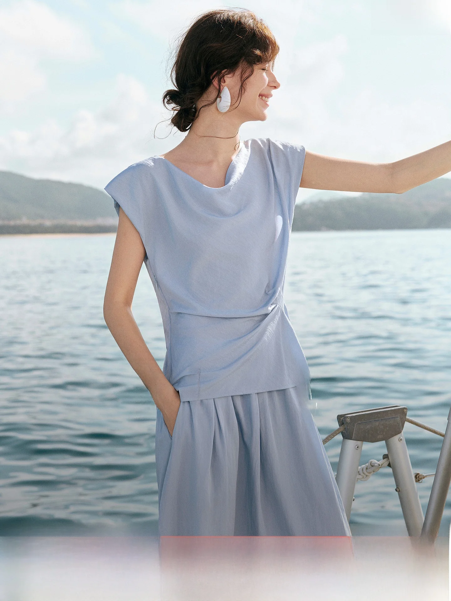

ELLE Textured Pleated Waist-Cinching Flying Sleeve Women's Top Summer New Arrival Elegant Casual Commute Style Nylon Rayon
