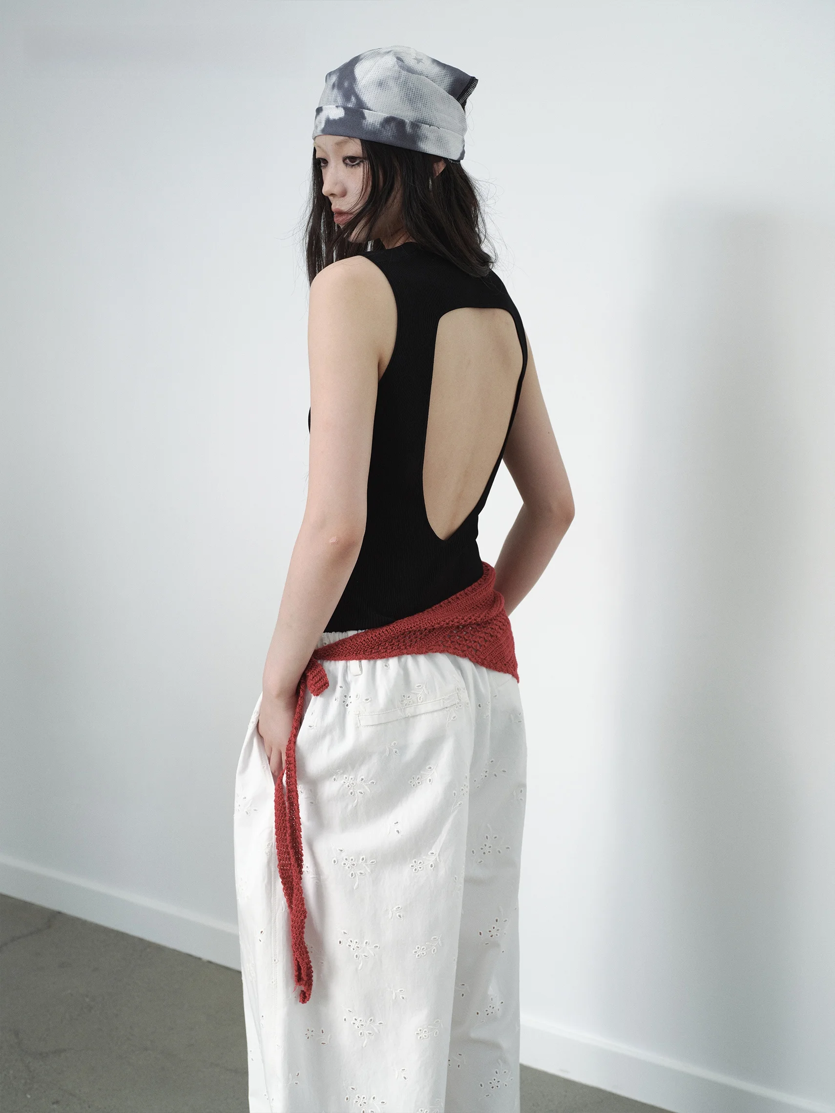 

VERMO Comfortable Cool Feeling High Elasticity Knitted Backless Henry Collar Vest Double Sided Contrast Original Design Slim Fit