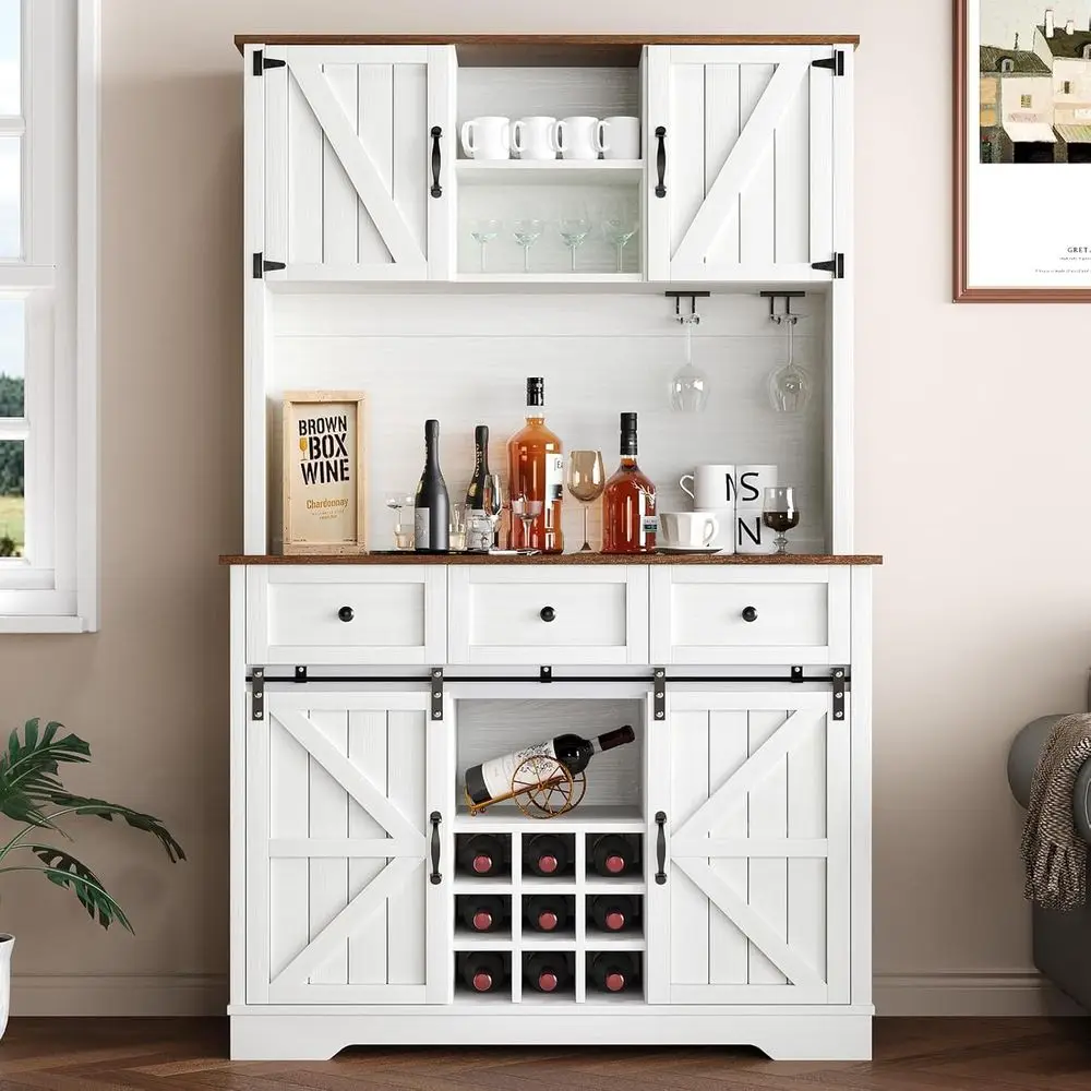 Mueble Bar con Puerta Corredera y 72 Compartimentos para Café, con Estantes para Vino, Alacena de Almacenamiento y Portavasos para Comedor o Cocina, Blanco