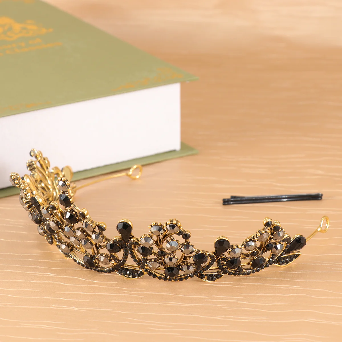 

Pearl Accessories for Women Rhinestone Crown Wedding Hair Headband Retro Black Baroque Classic Bridesmaid