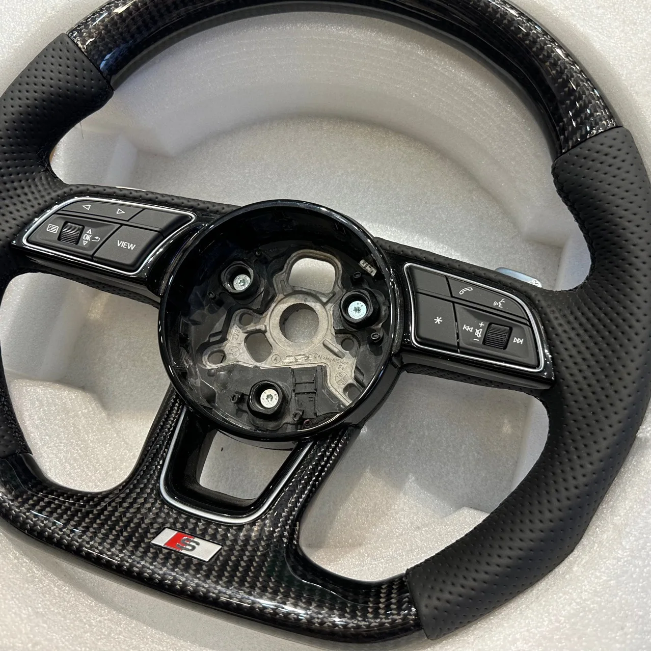 

suitable for Audi A4L A5 A6lq3q5l RS5 A7q2l Q7tt Carbon Fiber Steering Wheel Assembly Interior Trim Parts
