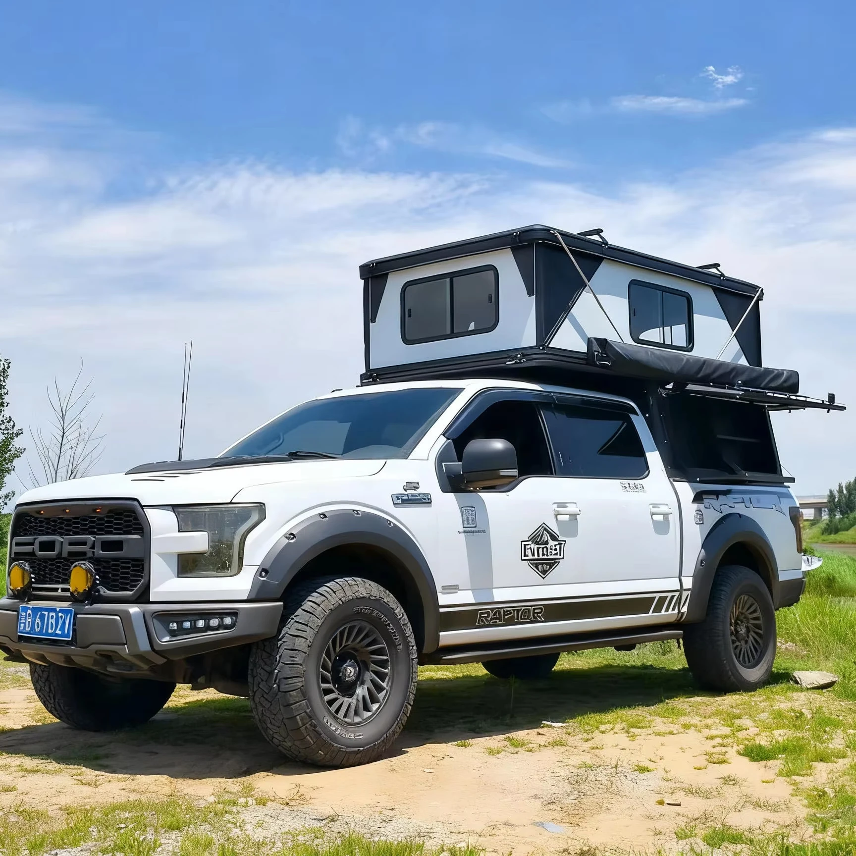 Pioneer Double-Layer Pop-Up Roof Tent | Quick Automatic Opening for Off-Road Touring Campers