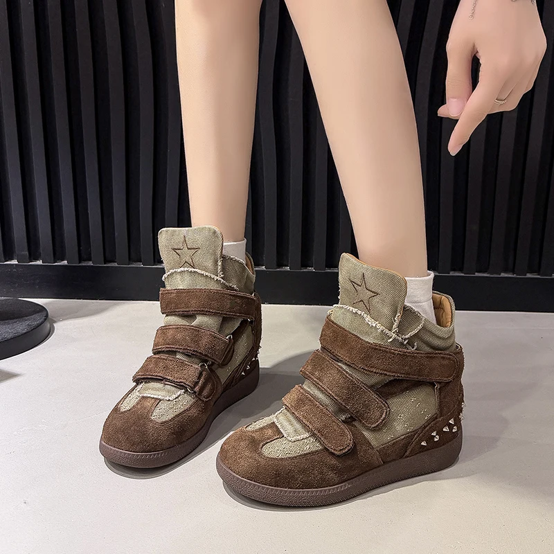 Spring and Autumn Stitching Design Round-headed Platform Leisure Shoes 2026 New Women's Fashion Rivet Decorative High-top Shoes