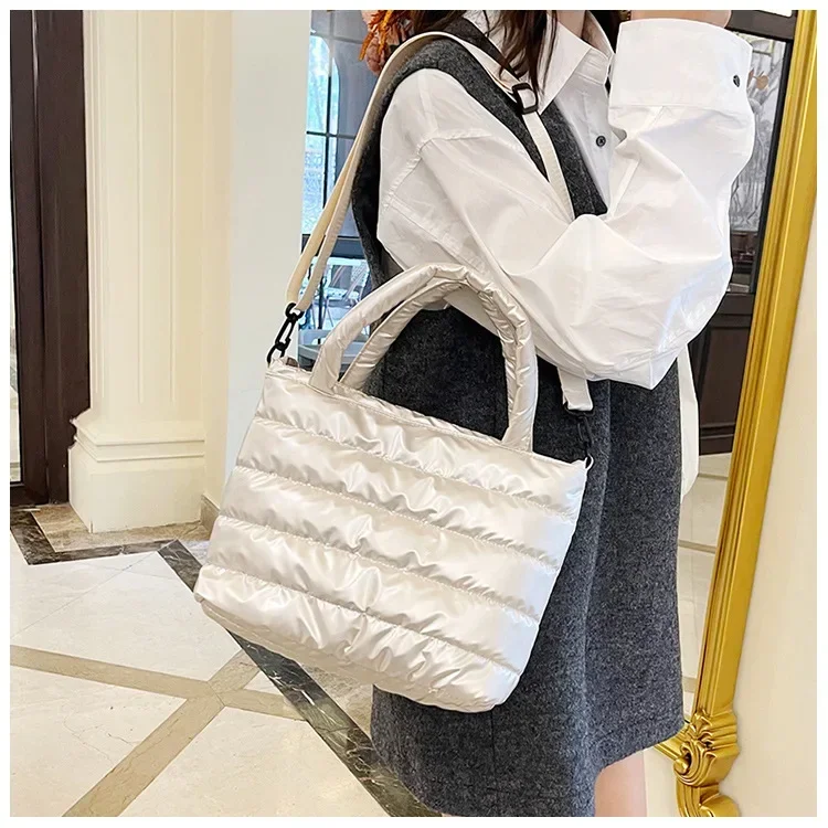 Modische Tragetasche, große Kapazität, mit Baumwolle gepolsterte Tasche, wasserdicht, tragbar, warmhaltende Handtasche, gesteppt, einfarbig, für Freizeit und Winter – Detail 22