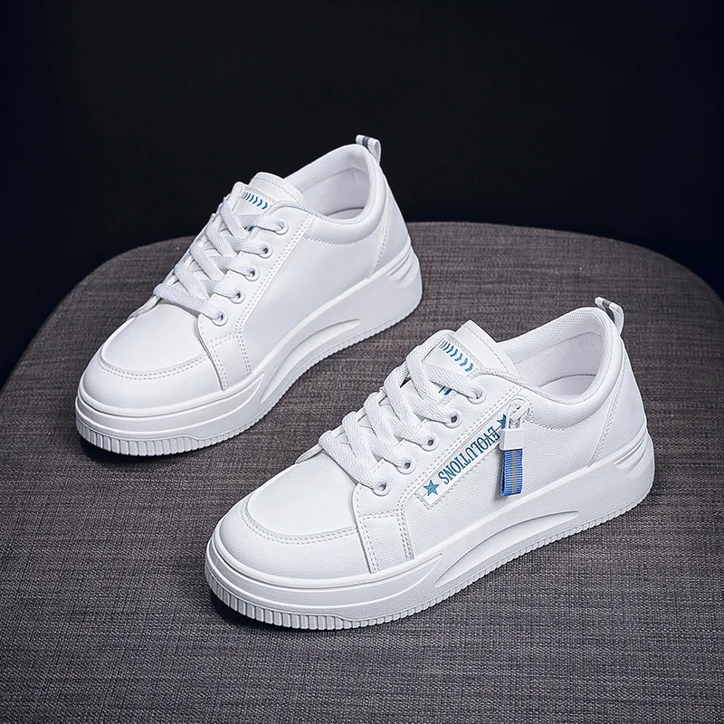 أحذية رياضية نسائية ربيعية جديدة متعددة الاستخدامات كاجوال عصرية ونعل سميك أحذية رياضية مريحة