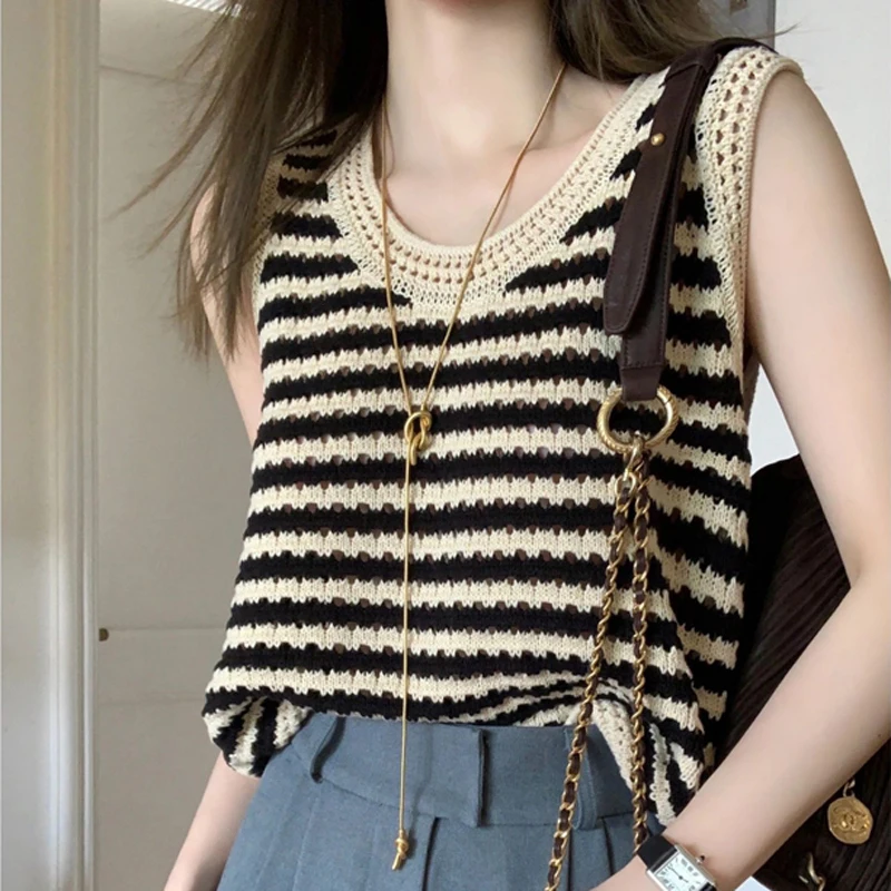 

Striped Knitted Women Tanks Summer New Design 2023 Loose Hollow Out All Match Buttoming Female Pulls Tops Tees