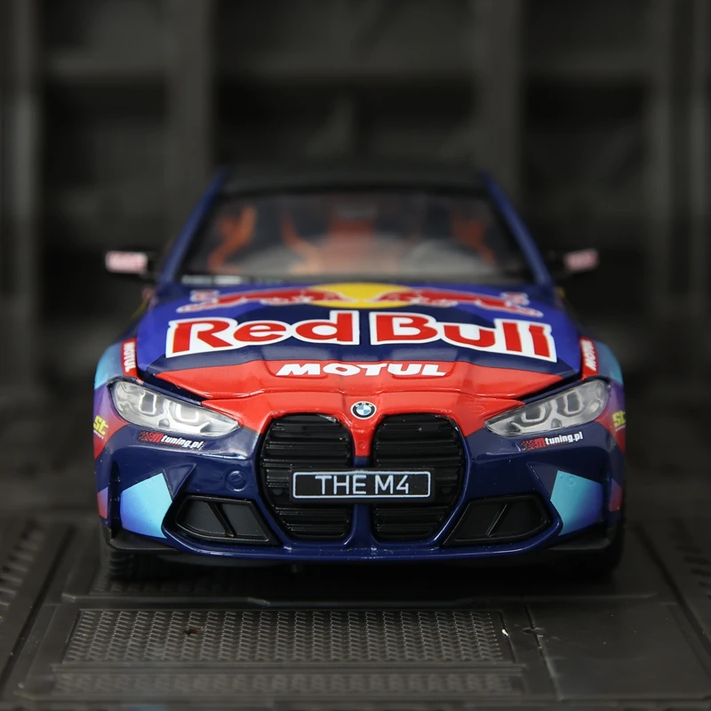 

CCA 1:24 simulation BMW M4 G82 Red Bull co branded alloy car model, doors and hood can be opened with sound and light gifts