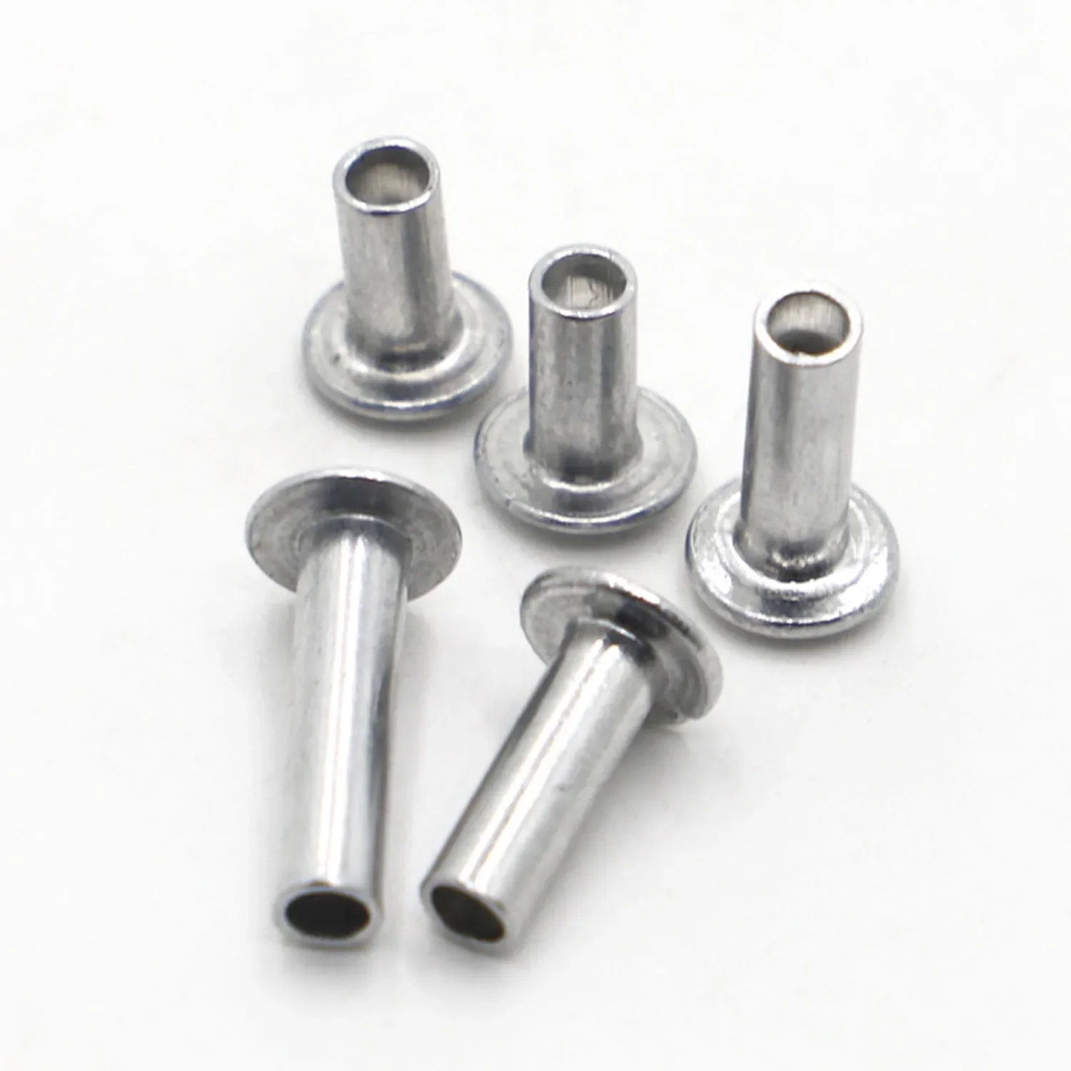 10-50個M2M2.5M3 M4 M5 M6 GB873アルミニウムラウンドフラットトラスヘッドハーフセミホローシャンクリベット直径2-6mm長さ3-30mm