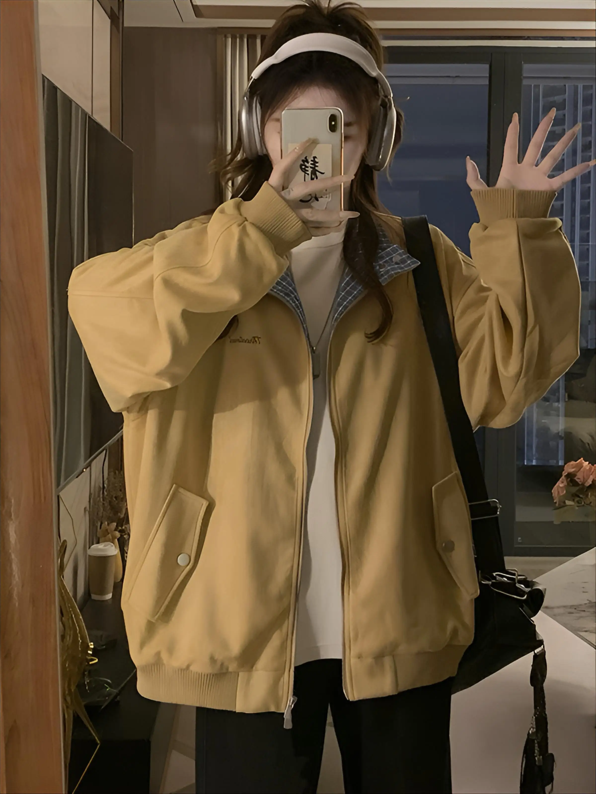 

Бейсбольные куртки женские демисезонные темно-синие спортивные на пуговицах асимметричные с капюшоном эластичные универсальные укороченные винтажные ретро для миниатюрных женщин