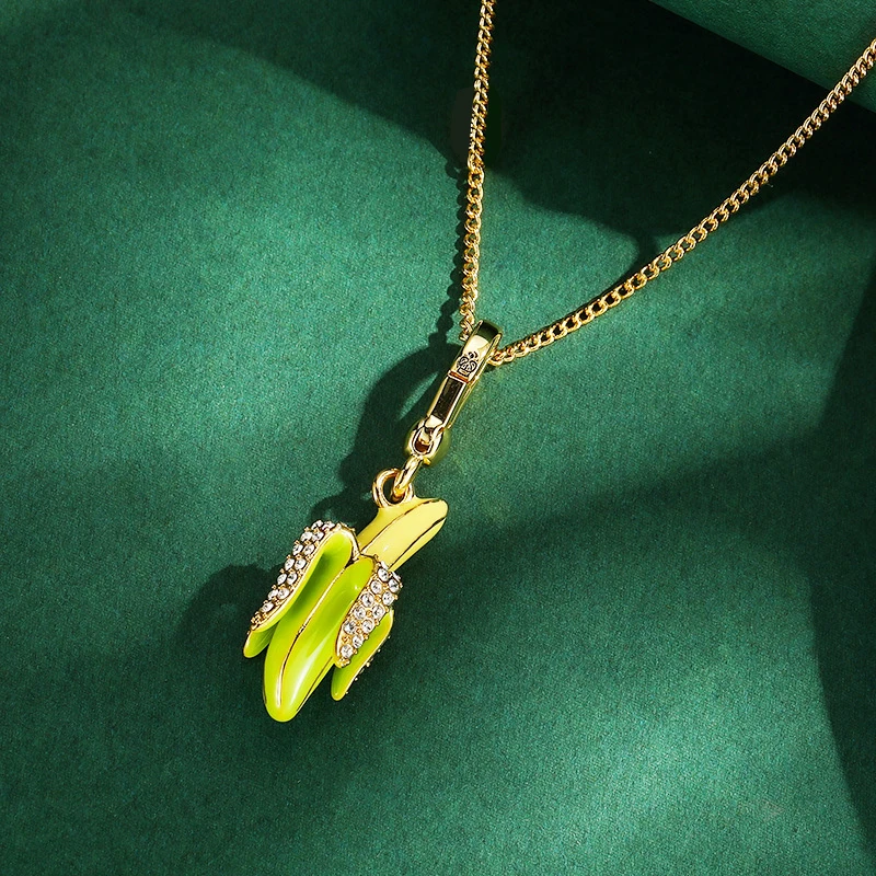 

1Pc Exquisite Fashionable Enamel Banana Pendant, Fashion Diamond Crystal House Sweater Chain Decor Pendant, Jewelry Gifts