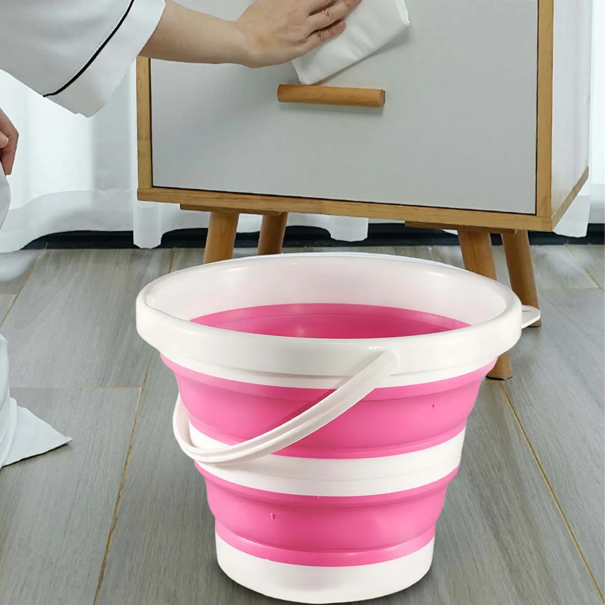 دلو محمول قابل للطي باللون الوردي، دلو سيارة من بلاستيك السيليكون، دلو صيد خارجي للأطفال، دلو متعدد الوظائف للسفر إلى المنزل