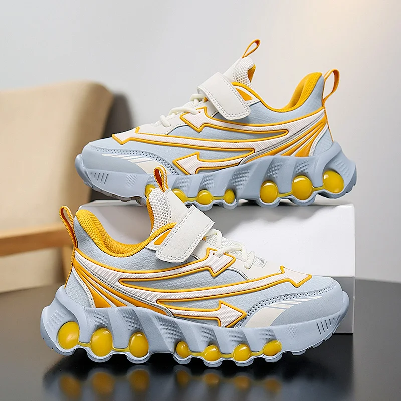 

A pair of children's four-season soft leather sports shoes, campus versatile casual shoes, sizes 30-39,LY-L9809